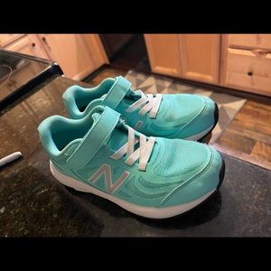 Girls new balance running shoes